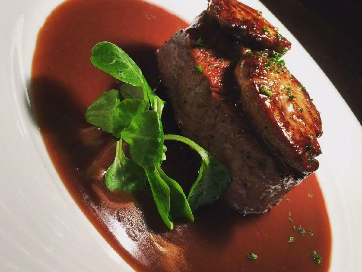 The Fountain Inn Hendy 外观 照片