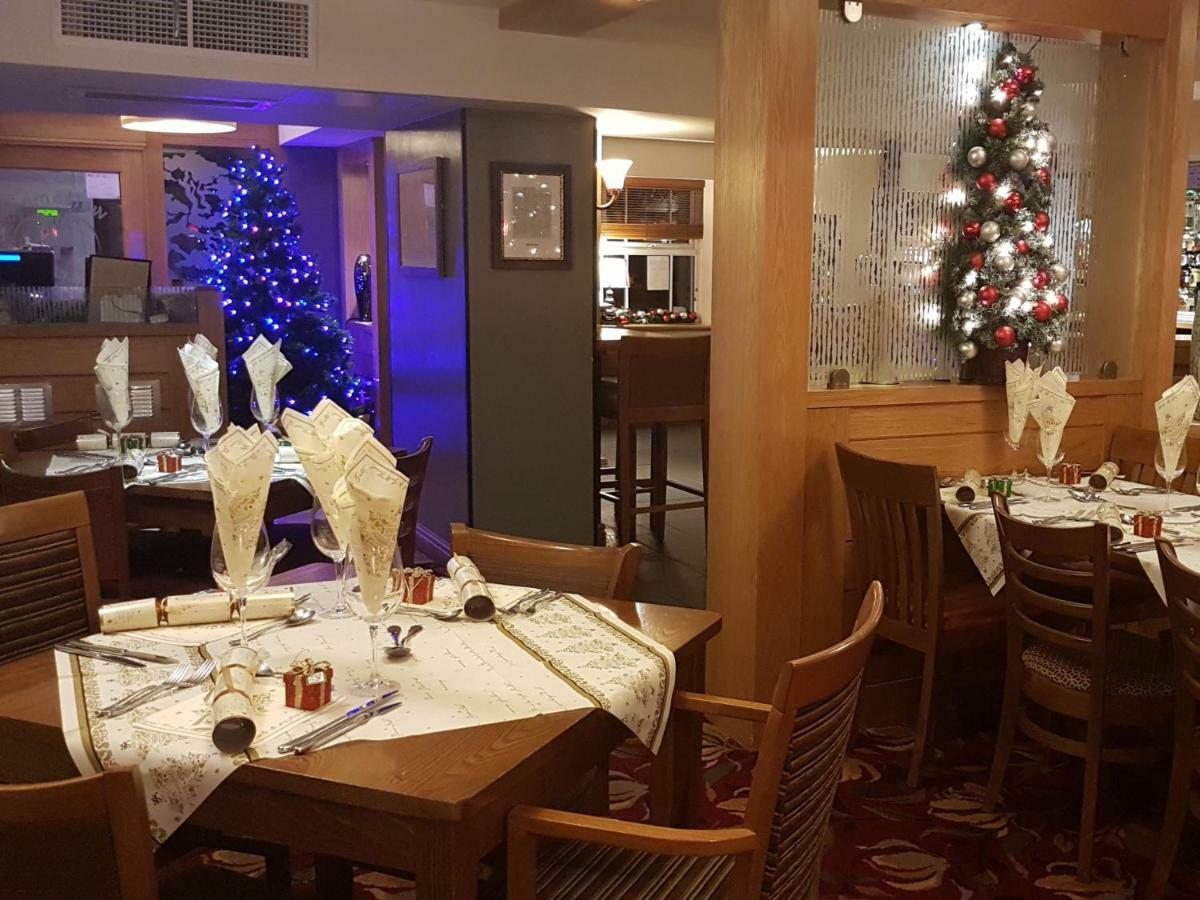 The Fountain Inn Hendy 外观 照片